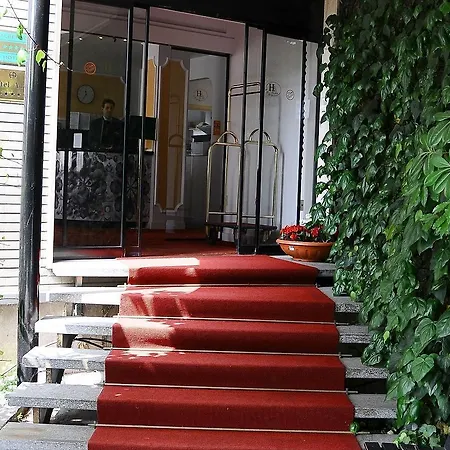 米兰诺帕玛诺瓦酒店 酒店 4*