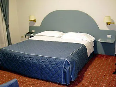 米兰诺帕玛诺瓦酒店 4* 米兰